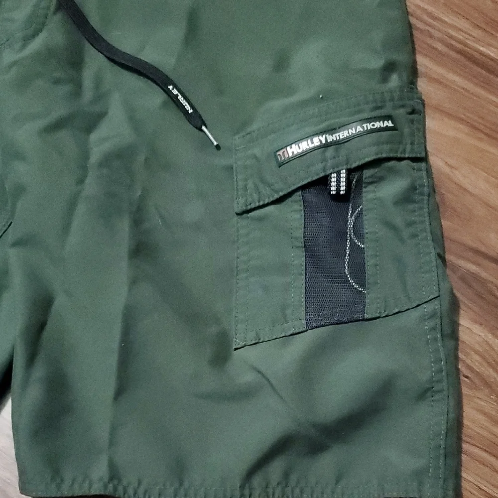 Hurley Forest Green Men's Cargo Shorts - Picture 3 of 5